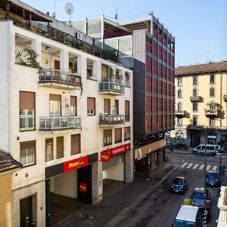A Yellow Touch - Modern Studio In Isola Milano Екстериор снимка