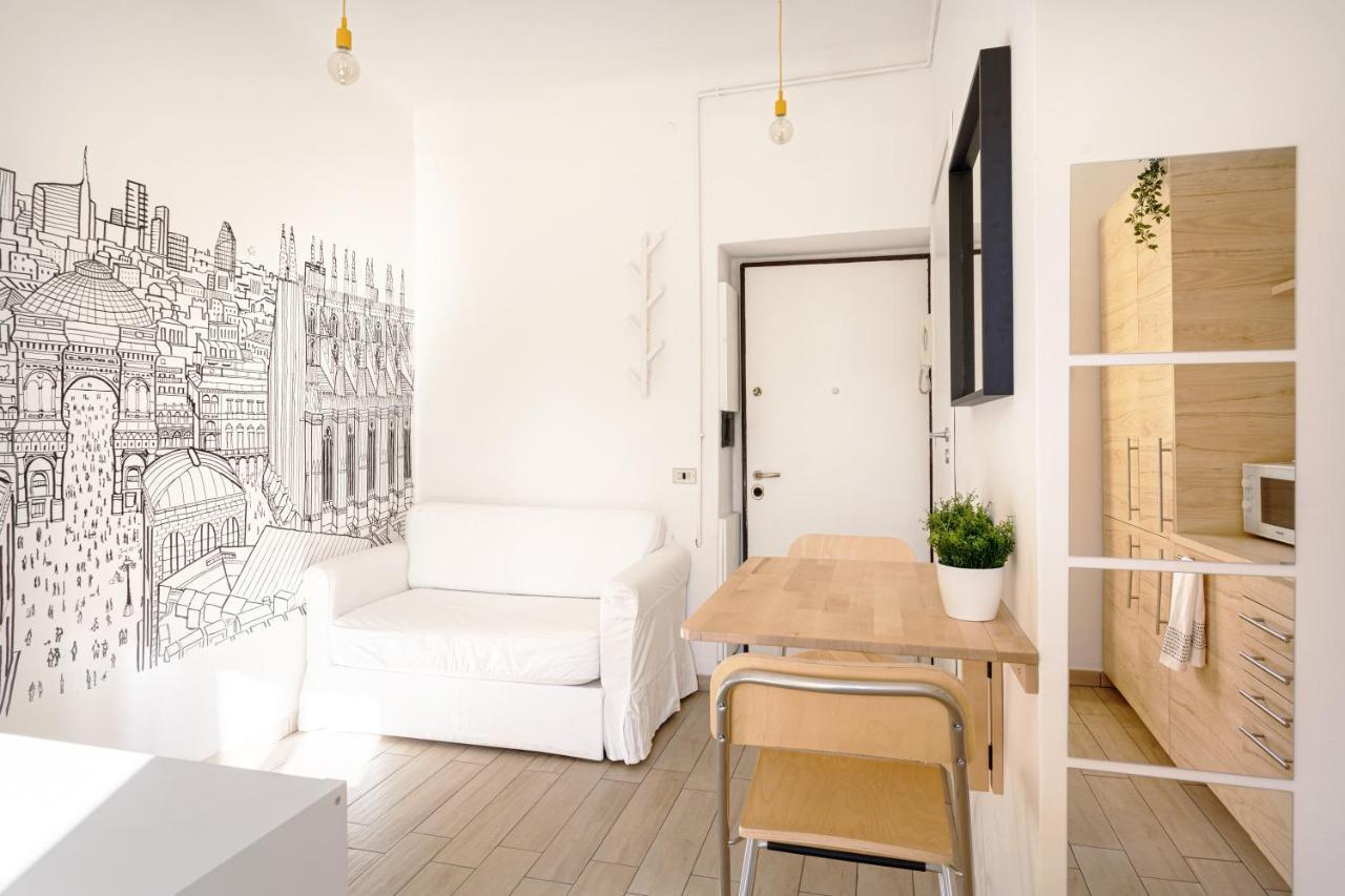 A Yellow Touch - Modern Studio In Isola Milano Екстериор снимка