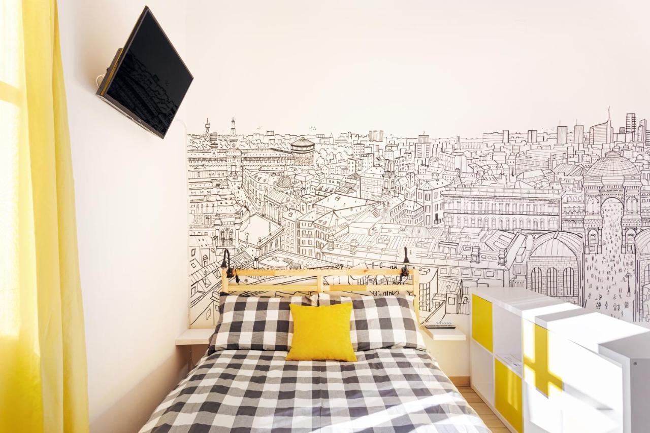 A Yellow Touch - Modern Studio In Isola Milano Екстериор снимка