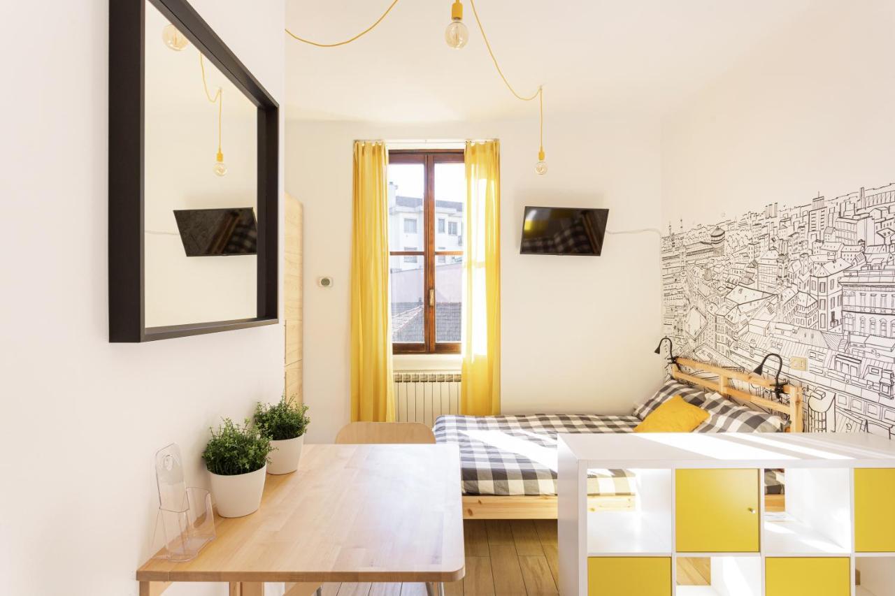 A Yellow Touch - Modern Studio In Isola Milano Екстериор снимка