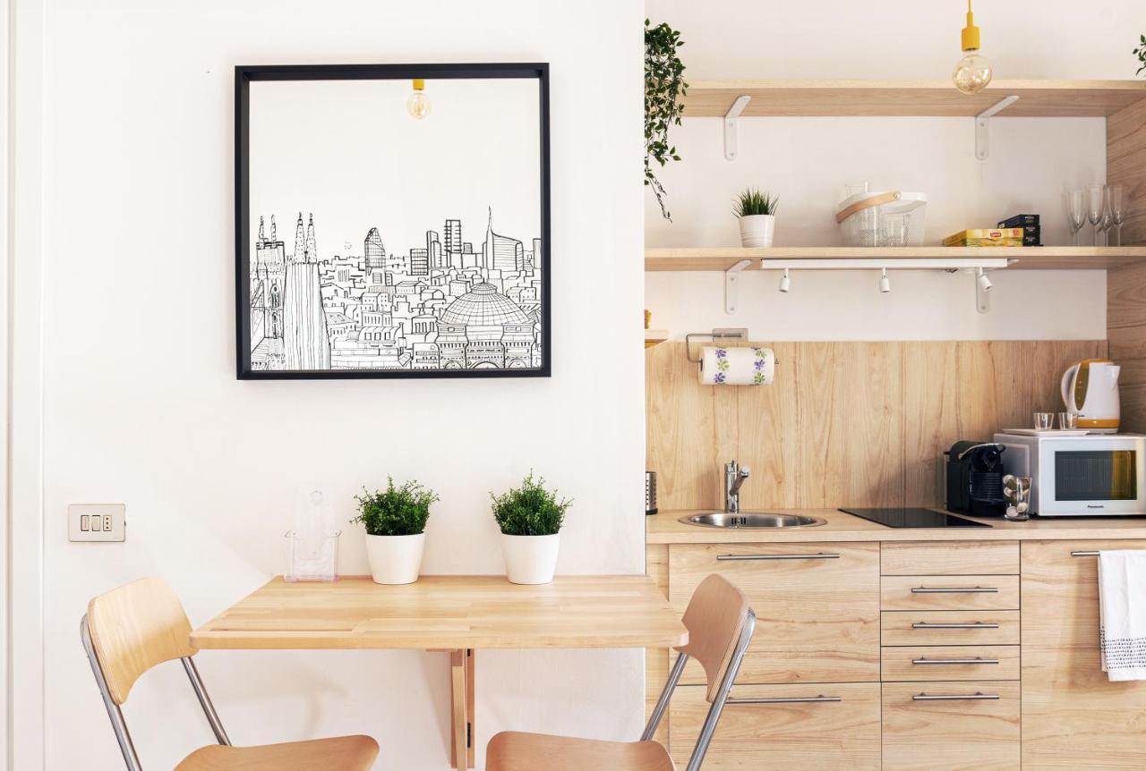 A Yellow Touch - Modern Studio In Isola Milano Екстериор снимка